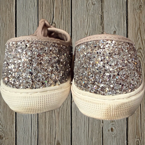 Old Navy Silver & Tan Glitter Sneakers – Women’s Size 8 - Picture 6 of 6